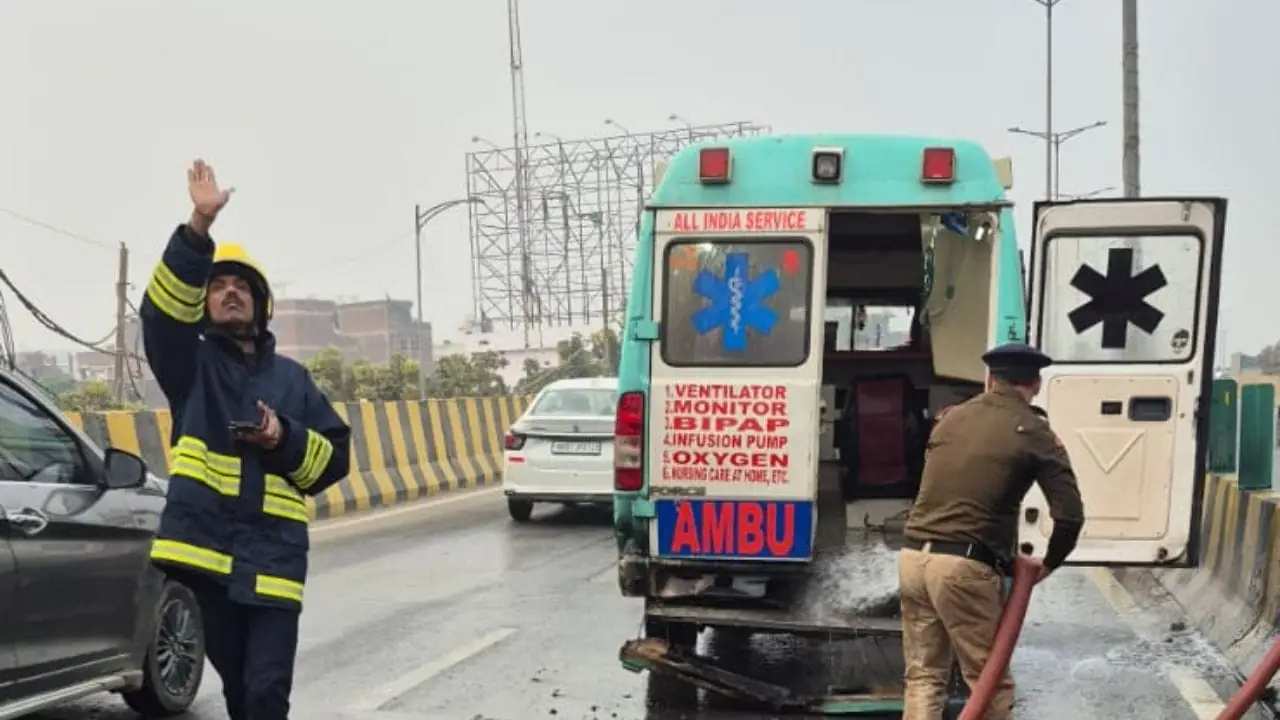 Patient Jumps from Burning Ambulance on Patna’s Atal Path