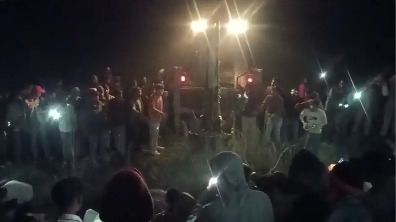 Tractor Overturns in Bihar: 2 Dead, 25 Onboard During Saraswati Immersion