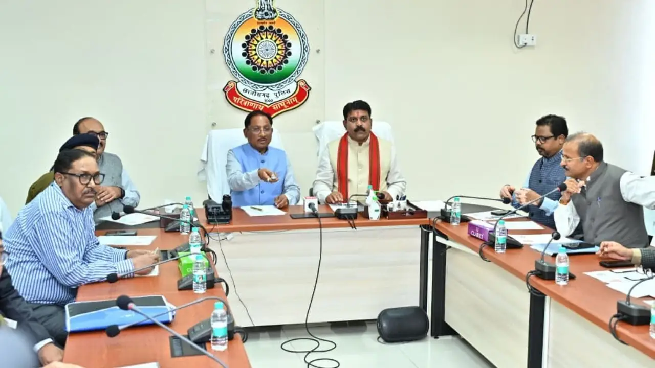 Chhattisgarh Police Honored with Silver Jubilee Medal for Bravery