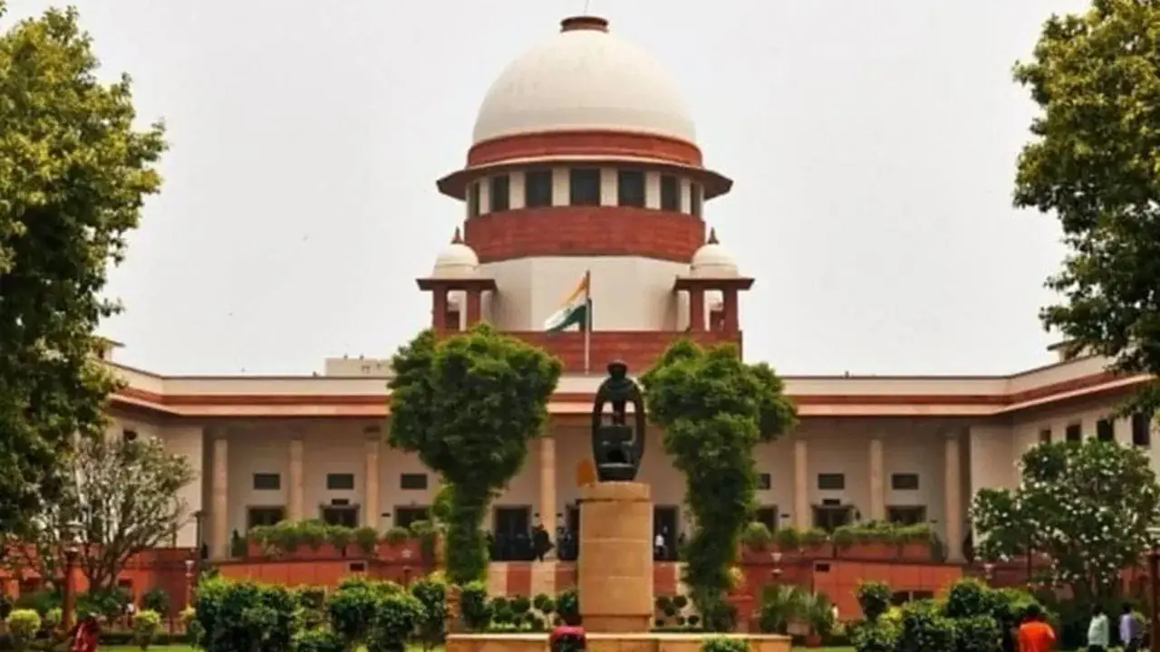 Supreme Court Questions Transfer of Liquor Scam Trial from UP to Chhattisgarh