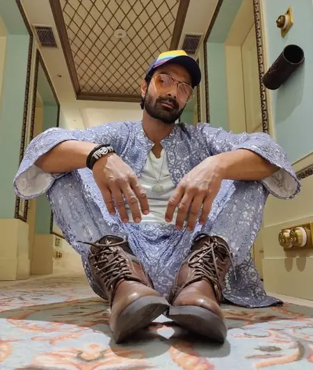 अलग रास्ते, लेकिन एक जुड़ाव