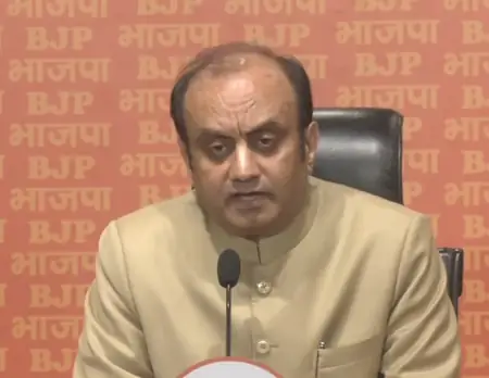 नेताजी के योगदान को भुलाने के अनेक प्रयास किए गए