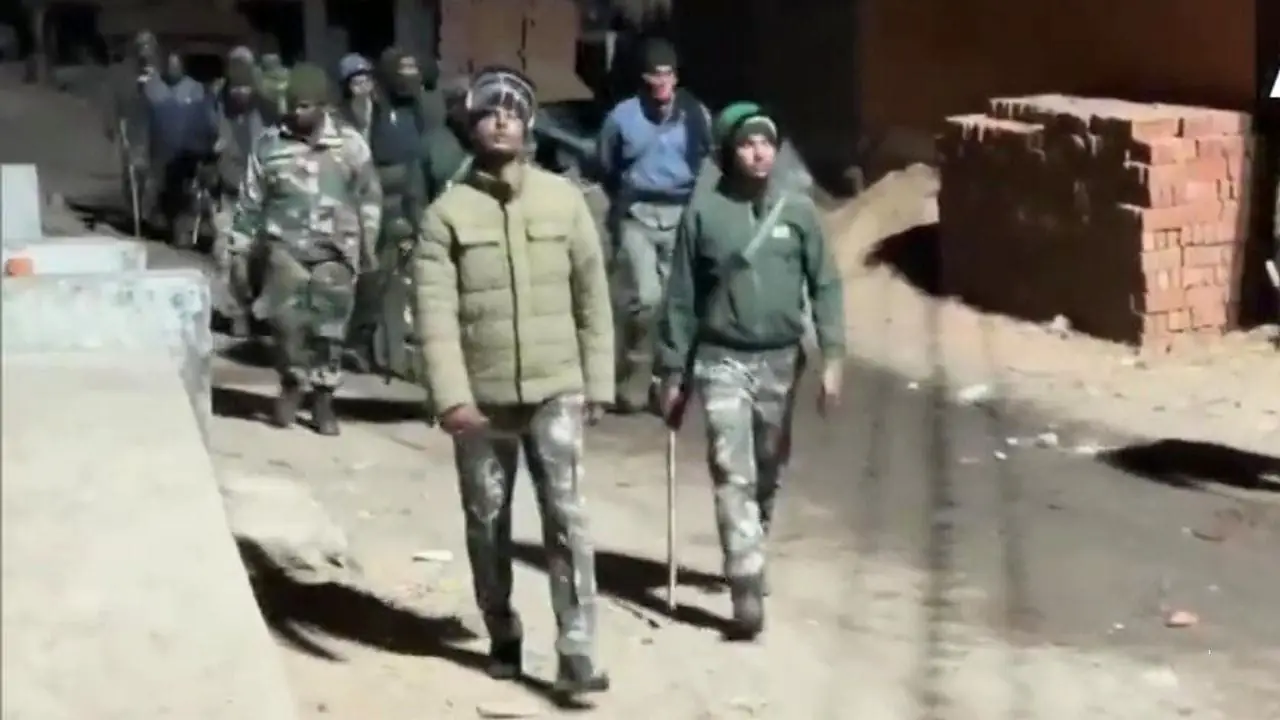 Hazaribagh Clash: Stone Pelting Mars Saraswati Immersion